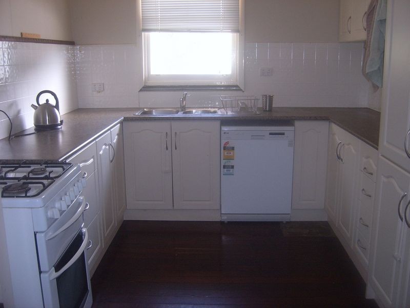 18 St George Street, Bakers Hill WA 6562