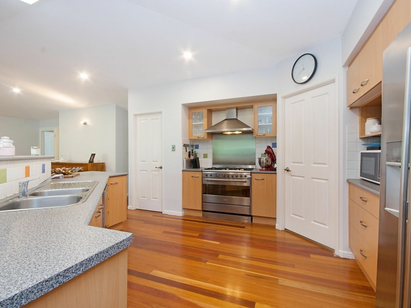 1 Henderson Place, Modanville NSW 2480