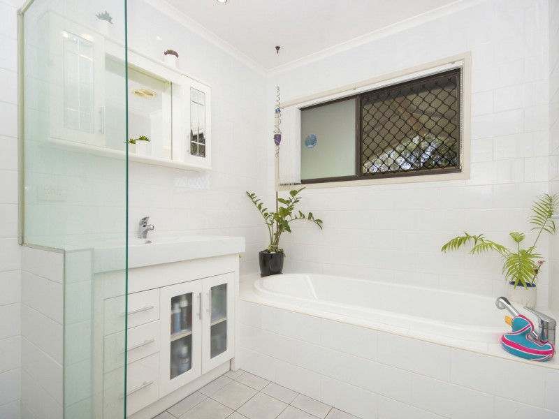 7 Holmesleigh Drive, Goonellabah NSW 2480