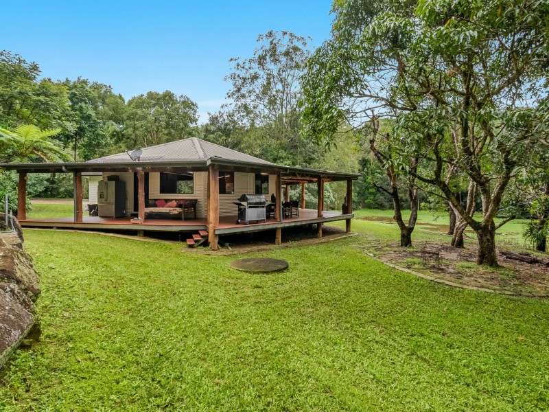 92 Braeside Drive, Uki NSW 2484