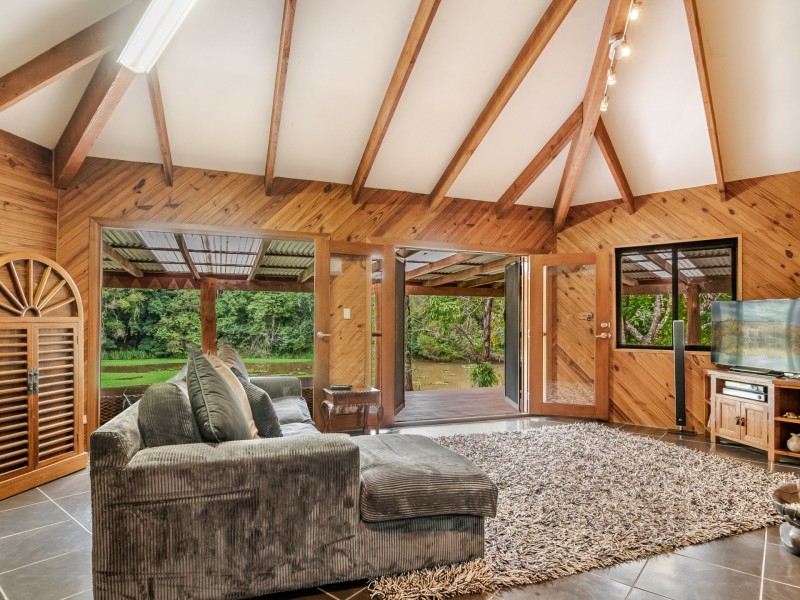 92 Braeside Drive, Uki NSW 2484