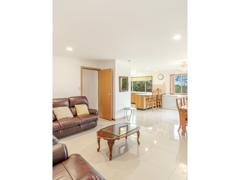 26 Highview Crescent, Modanville NSW 2480
