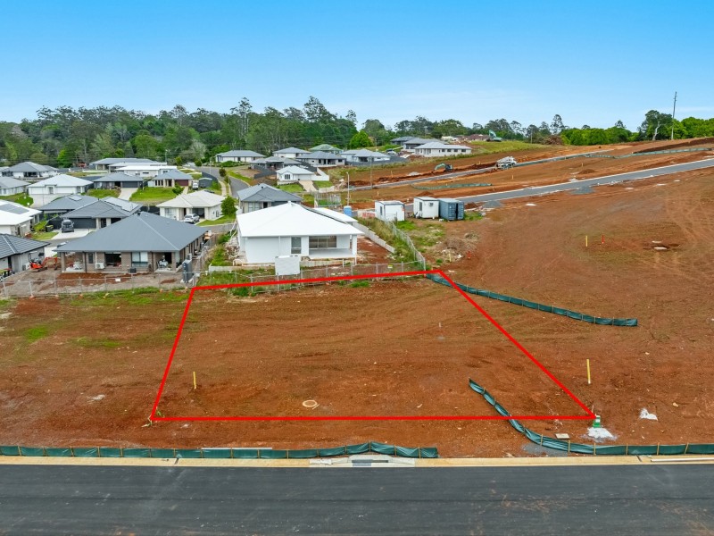 18 Holmes Circuit, Chilcotts Grass NSW 2480