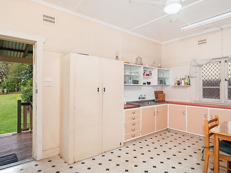 6 Oakley Avenue, East Lismore NSW 2480