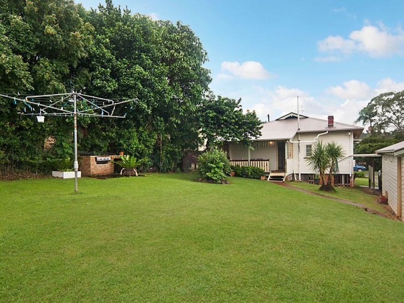 6 Oakley Avenue, East Lismore NSW 2480