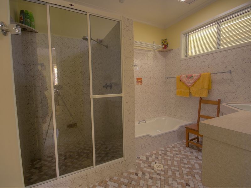 24 Zambelli Drive, East Lismore NSW 2480