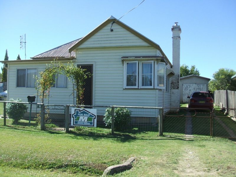 14 Railway Street, Tenterfield NSW 2372