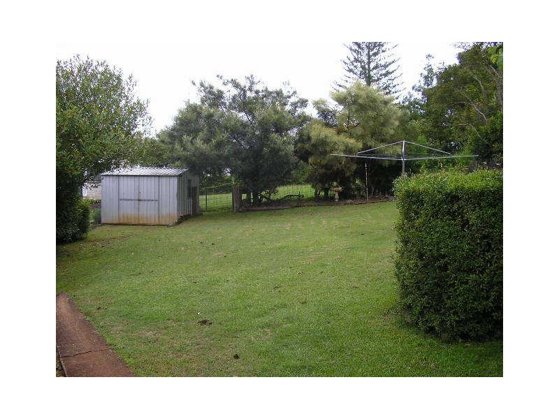 6 Oakley Avenue, East Lismore NSW 2480