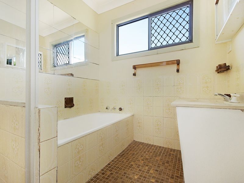 2 Charlton Avenue, Lismore South NSW 2480