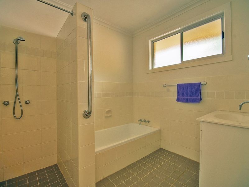 6 Beaumont Drive, East Lismore NSW 2480