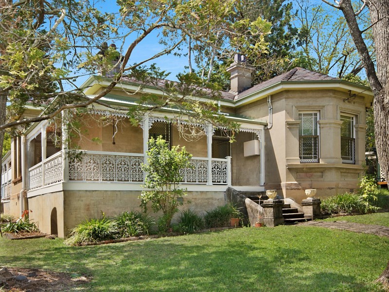 42 Cathcart Street, Girards Hill NSW 2480