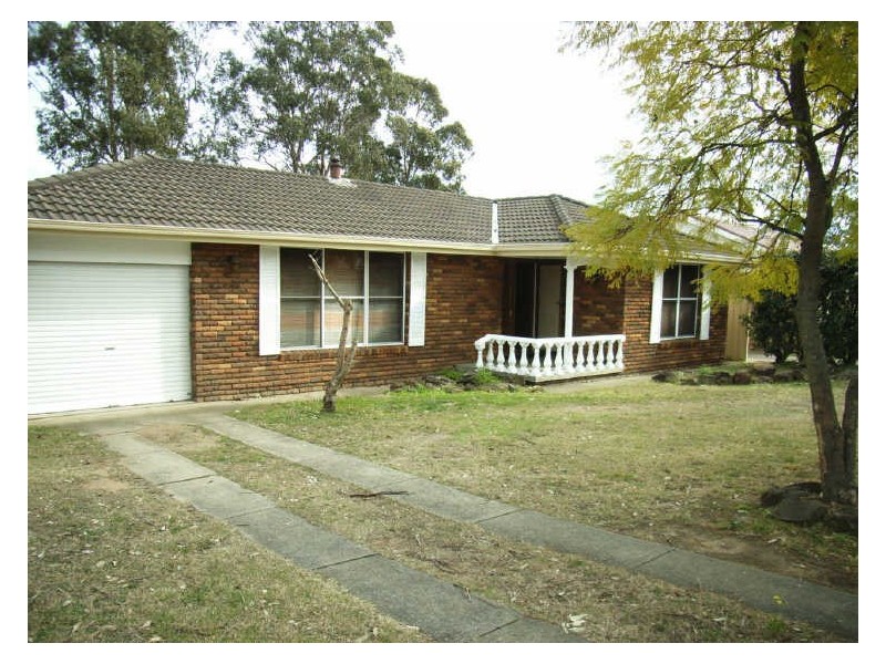 19 Blackwell Avenue, St Clair NSW 2759