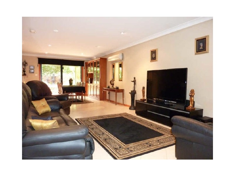 11 Vallen Place, Quakers Hill NSW 2763