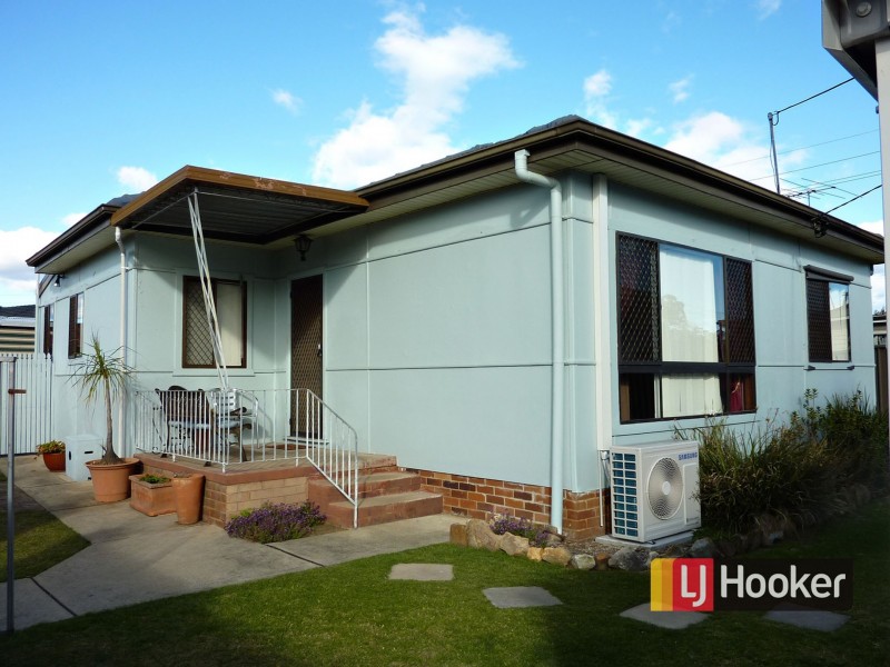 2 Cluden Close, Toongabbie NSW 2146