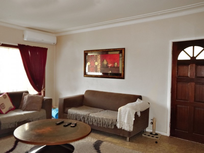 2 Cluden Close, Toongabbie NSW 2146