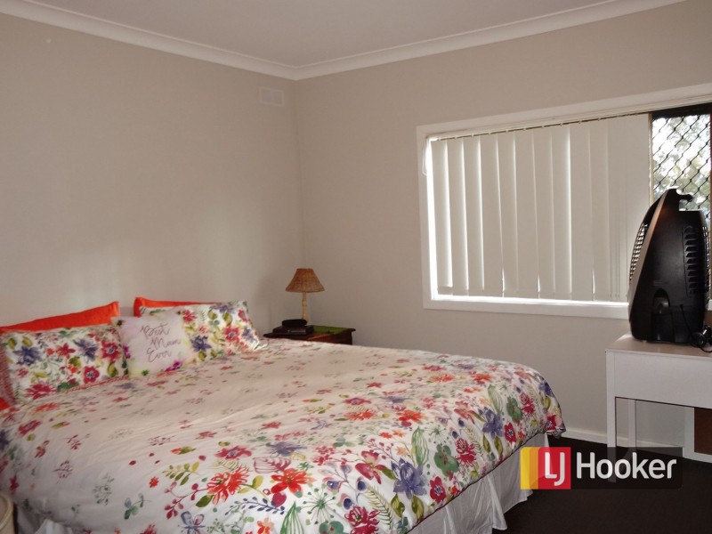 2 Cluden Close, Toongabbie NSW 2146