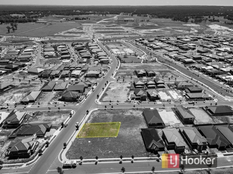 29 Valletta Drive, Box Hill NSW 2765