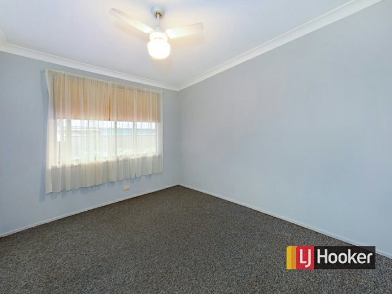 22 Olliver Crescent, St Clair NSW 2759