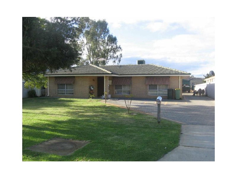 14 Redcliffe Street, East Cannington WA 6107
