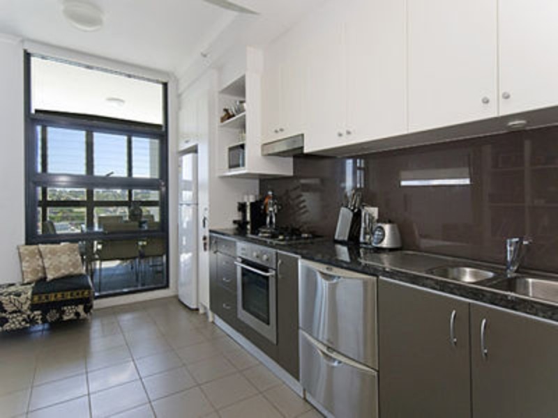 902/221-229 Sydney Park Road, Erskineville NSW 2043