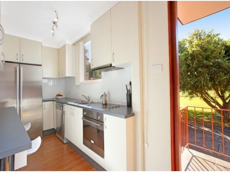 2/16 Grafton Crescent, Dee Why NSW 2099