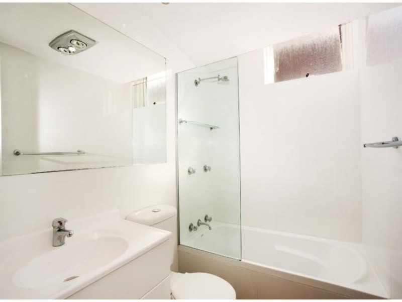 2/16 Grafton Crescent, Dee Why NSW 2099