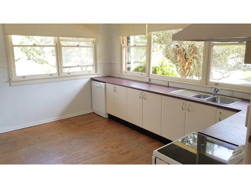 137 Upper Clontarf Street, Seaforth NSW 2092