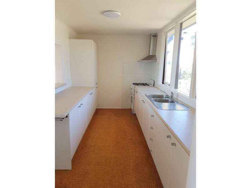 1/4 Allenby Park Parade, Allambie Heights NSW 2100