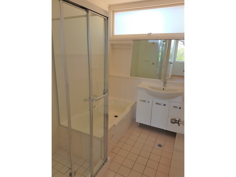 1/4 Allenby Park Parade, Allambie Heights NSW 2100