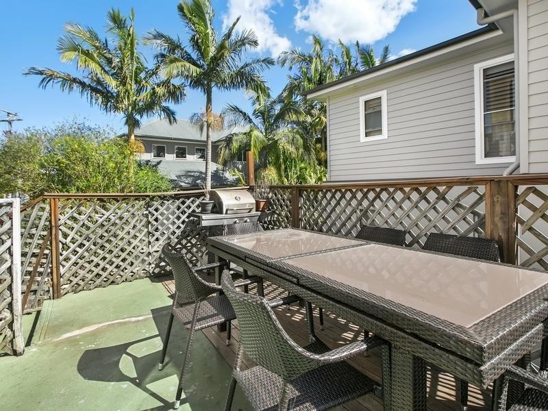 2A Soldiers Avenue, Freshwater NSW 2096