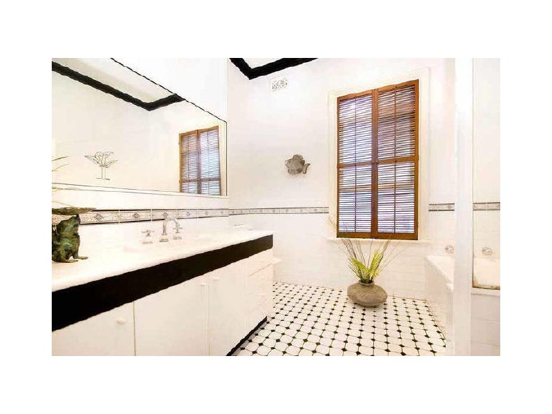 90 Addison Road, Manly NSW 2095
