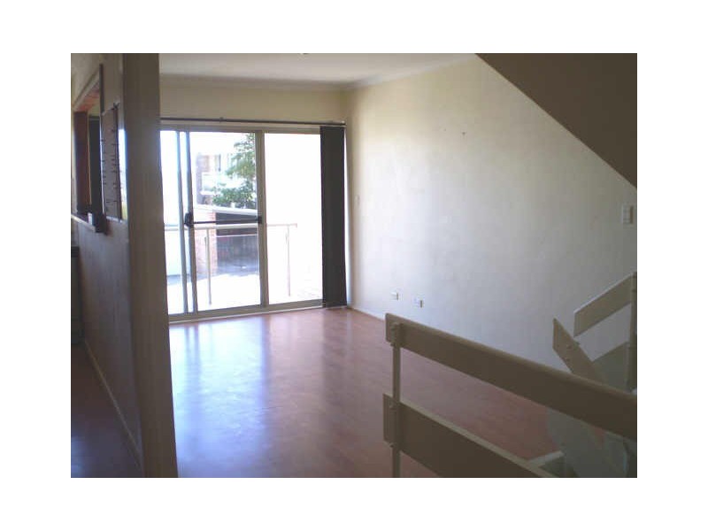 25/2-4 Beach Street, Curl Curl NSW 2096