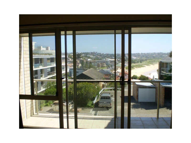 25/2-4 Beach Street, Curl Curl NSW 2096