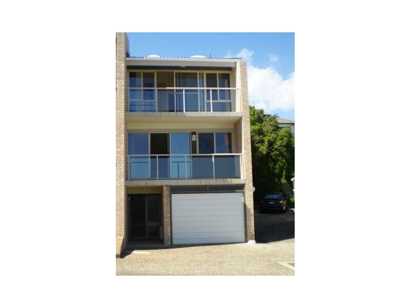25/2-4 Beach Street, Curl Curl NSW 2096