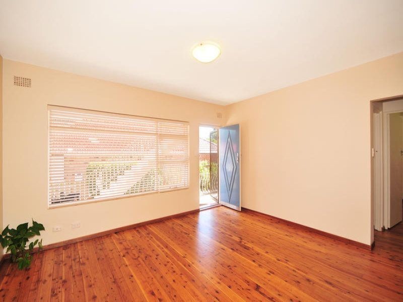 2/15 Wyuna Avenue, Freshwater NSW 2096