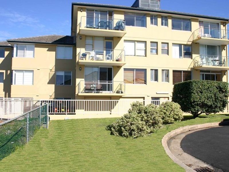 1/2 Queenscliff Rd, Queenscliff NSW 2096