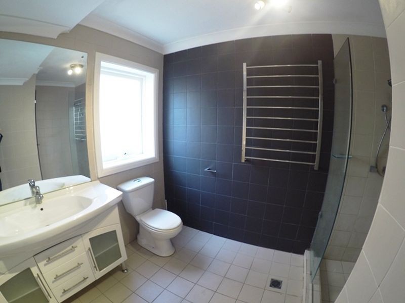 17 Moore St, Clontarf NSW 2093