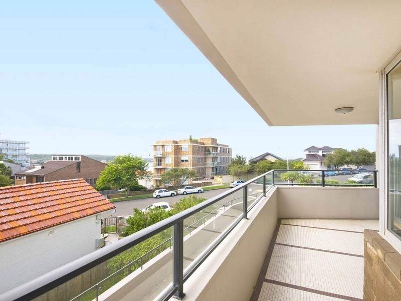 2/4 Hilltop Crescent, Fairlight NSW 2094