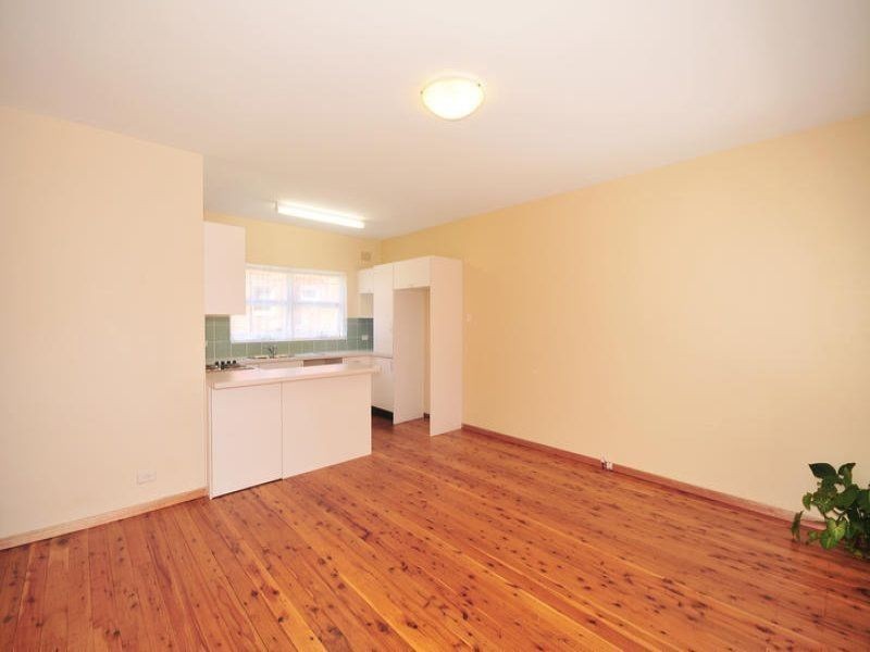 2/15 Wyuna Avenue, Freshwater NSW 2096