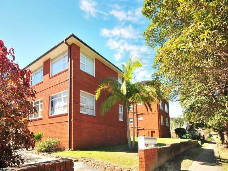 2/15 Wyuna Avenue, Freshwater NSW 2096