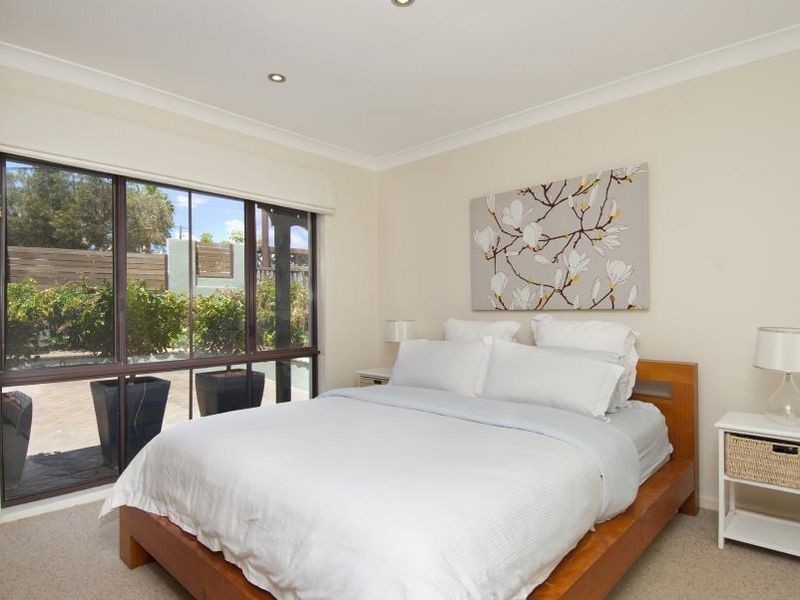 2 Peronne Parade, Allambie NSW 2100