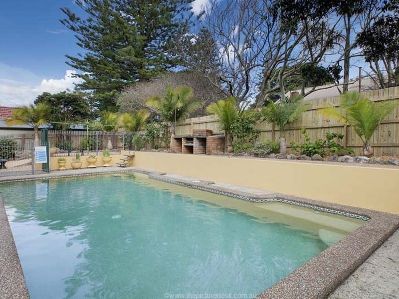 2 Burilla Ave, North Curl Curl NSW 2099