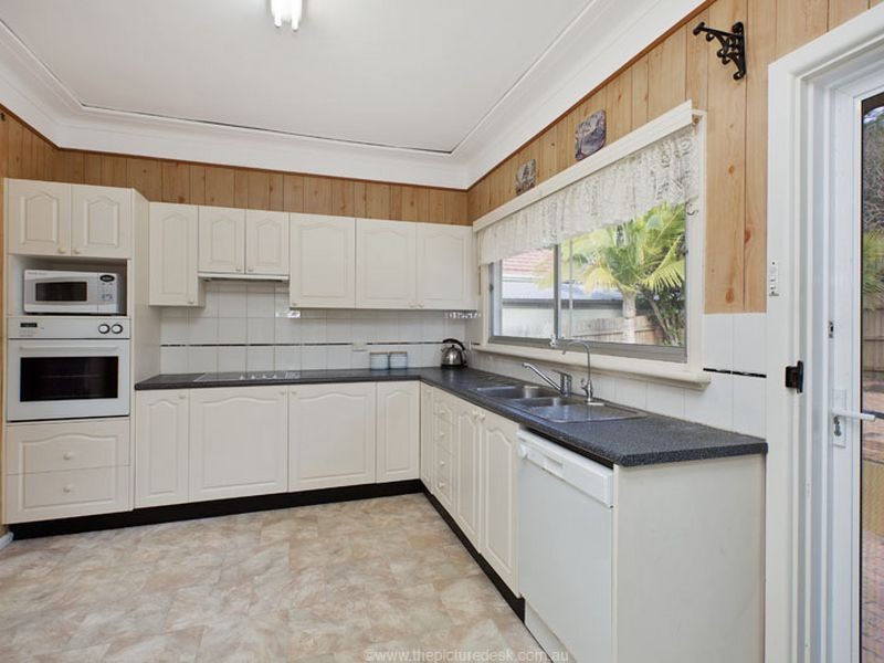 2 Burilla Ave, North Curl Curl NSW 2099