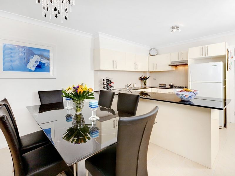 11/8 Shackel Avenue, Brookvale NSW 2100