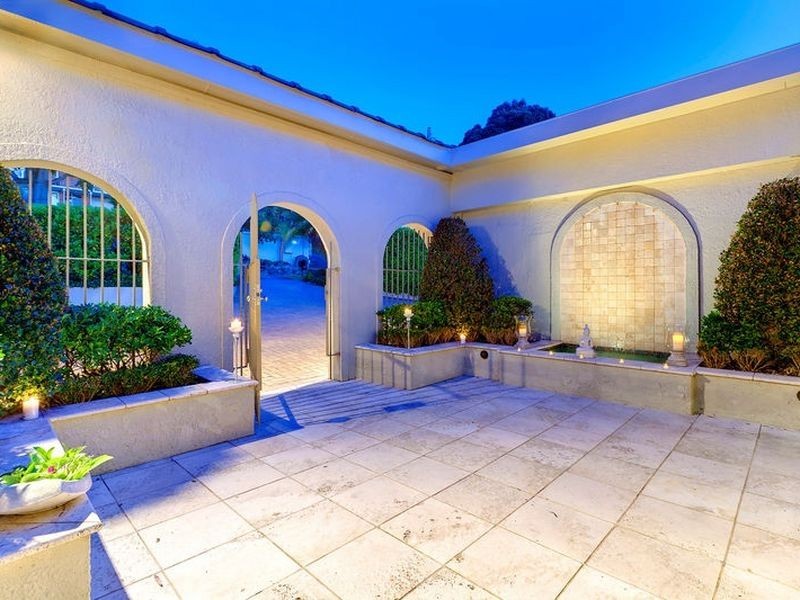 19 Peronne Avenue, Clontarf NSW 2093