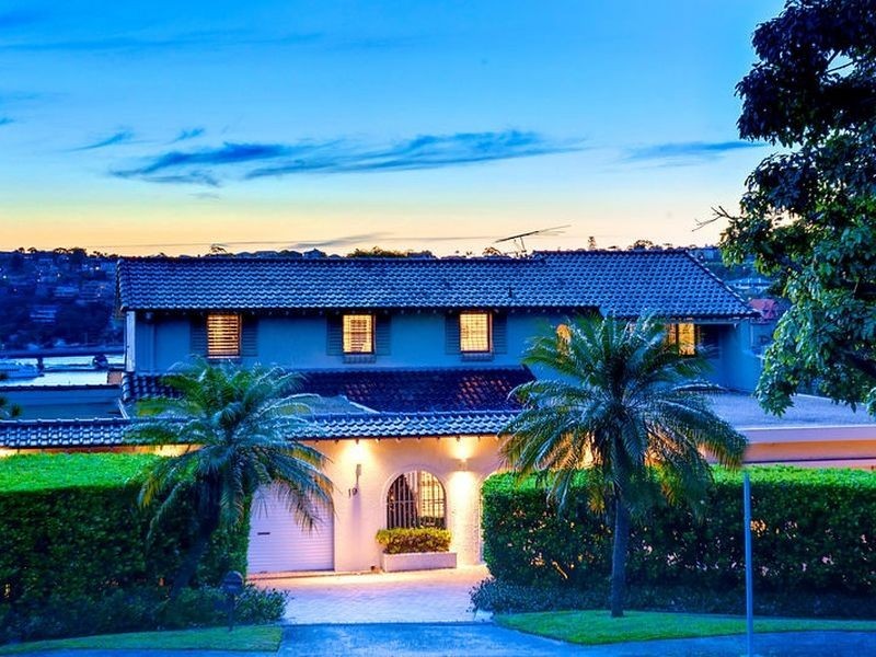 19 Peronne Avenue, Clontarf NSW 2093