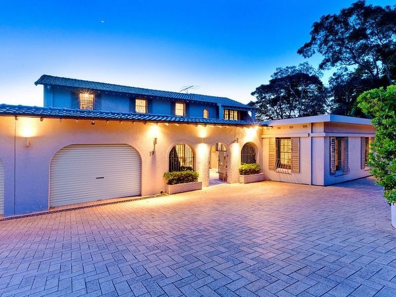 19 Peronne Avenue, Clontarf NSW 2093