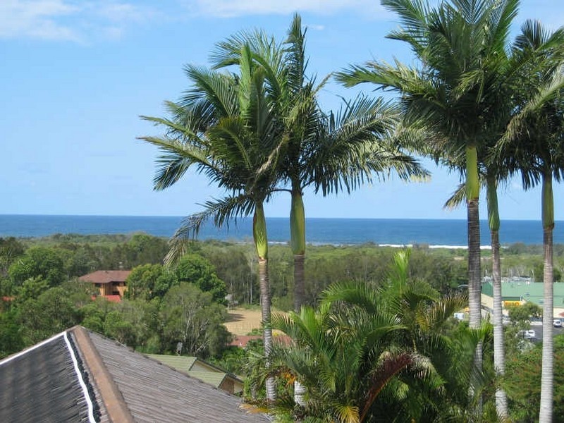 24 Yallakool Drive, Ocean Shores NSW 2483