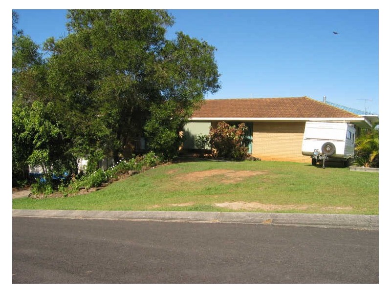 7 Harah Crescent, Ocean Shores NSW 2483