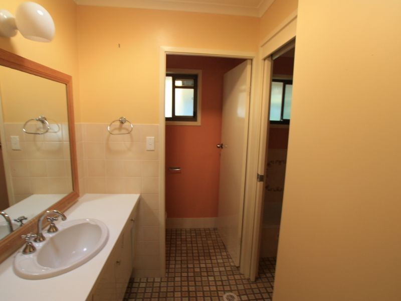 4 Dandaloo Way, Ocean Shores NSW 2483